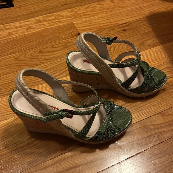 Prada green snake skin wedge - Picture 3 of 10